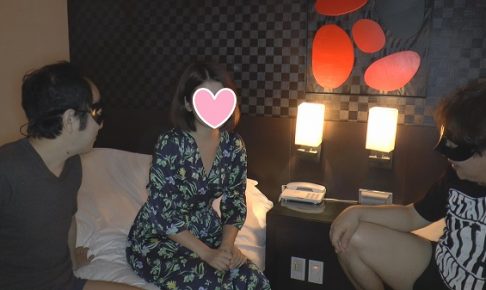 【個人撮影】顔出し　素朴な18歳女子大生　3Pして　2穴で交互にエッチwww【高画質版有】