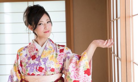 ドスケベで可愛いすぎる着物美女 ～丸尻浮遊騎乗位ストロングスタイル～