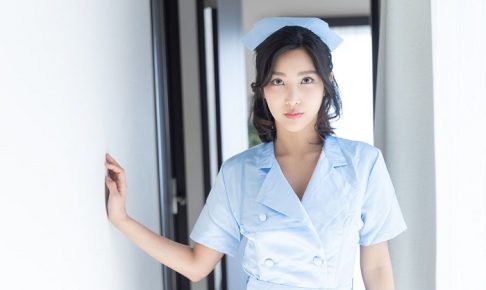 [VR] 忙しくて疲れている時に性欲が高まる彼女にナース服のまま帰宅してもらいました