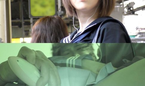 【電車痴漢】顔出し制服JK★ミニスカセーラーのショートカットJKに極太ディルドと電マのW責め★車内で中出し＆トイレで顔射の2連発